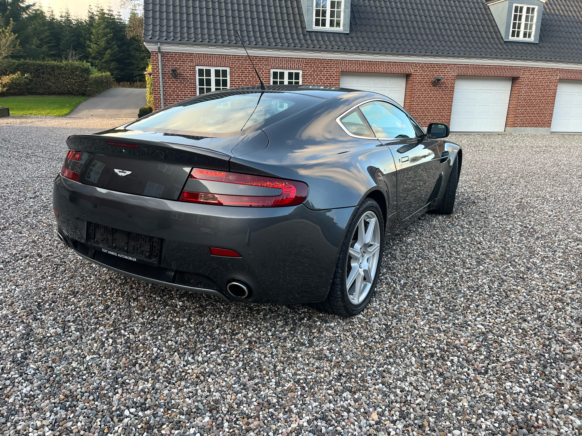 Billede af Aston Martin Vantage 4,3 V8 385HK 2d 6g