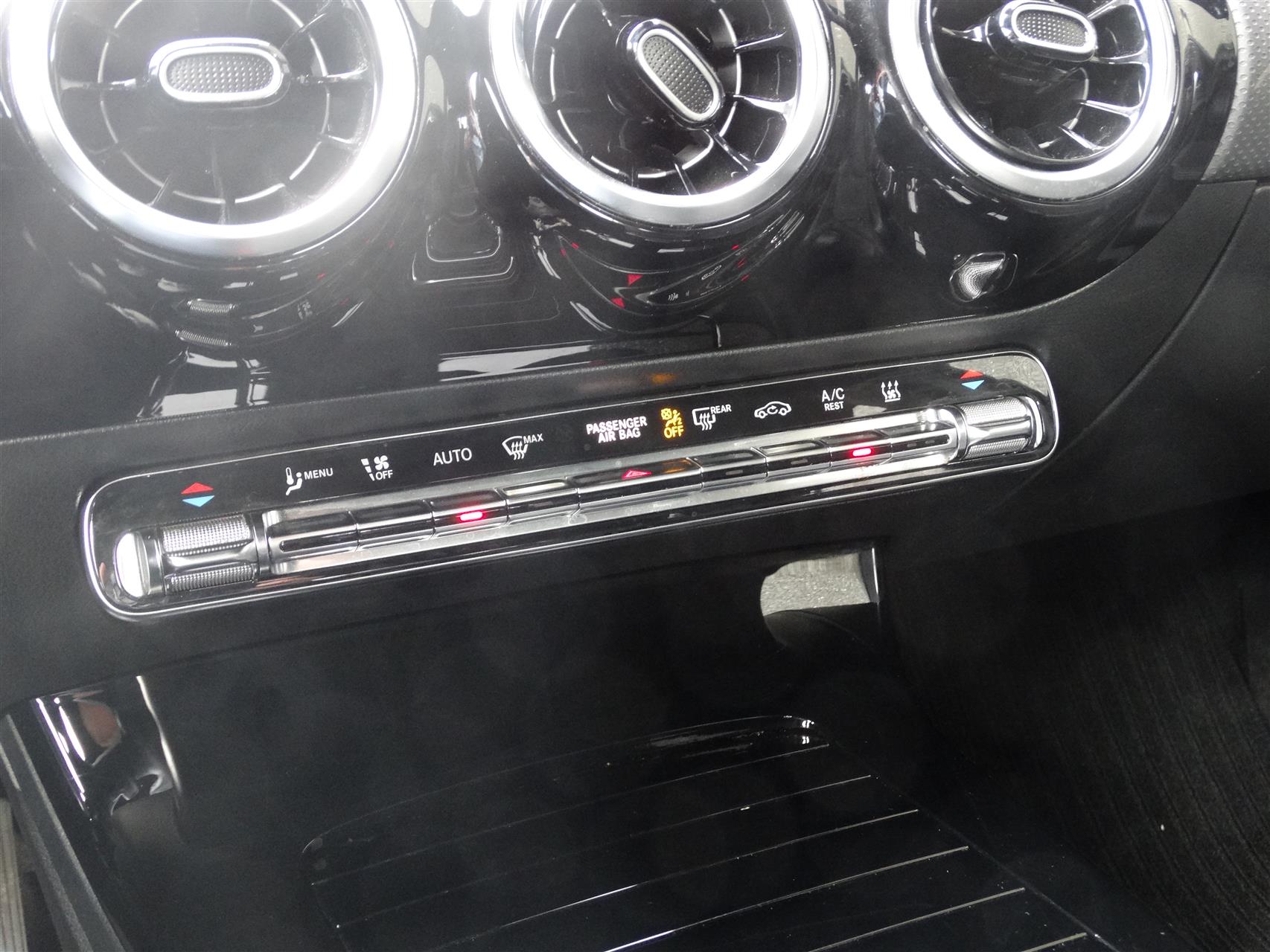 Billede af Mercedes-Benz A250 e 1,3 Plugin-hybrid Progressive 8G-DCT 218HK 5d 8g Aut.