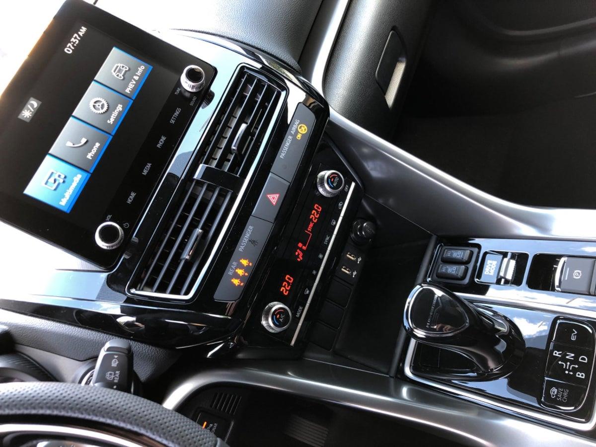 Billede af Mitsubishi Eclipse Cross 2,4 Plugin-hybrid Black Edition 4WD 188HK 5d Trinl. Gear