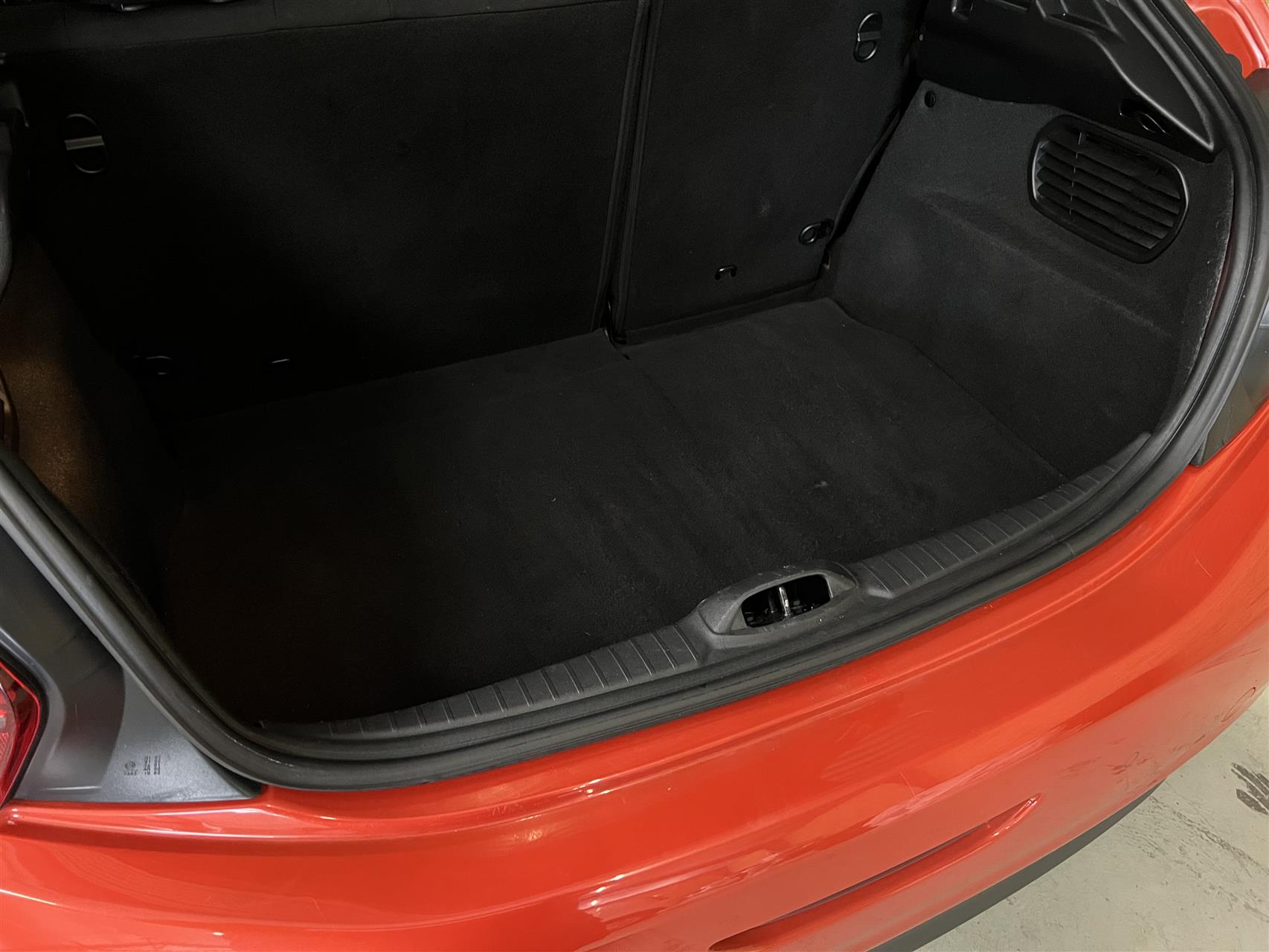 Billede af Peugeot 208 1,6 BlueHDi Allure Sky 100HK 5d