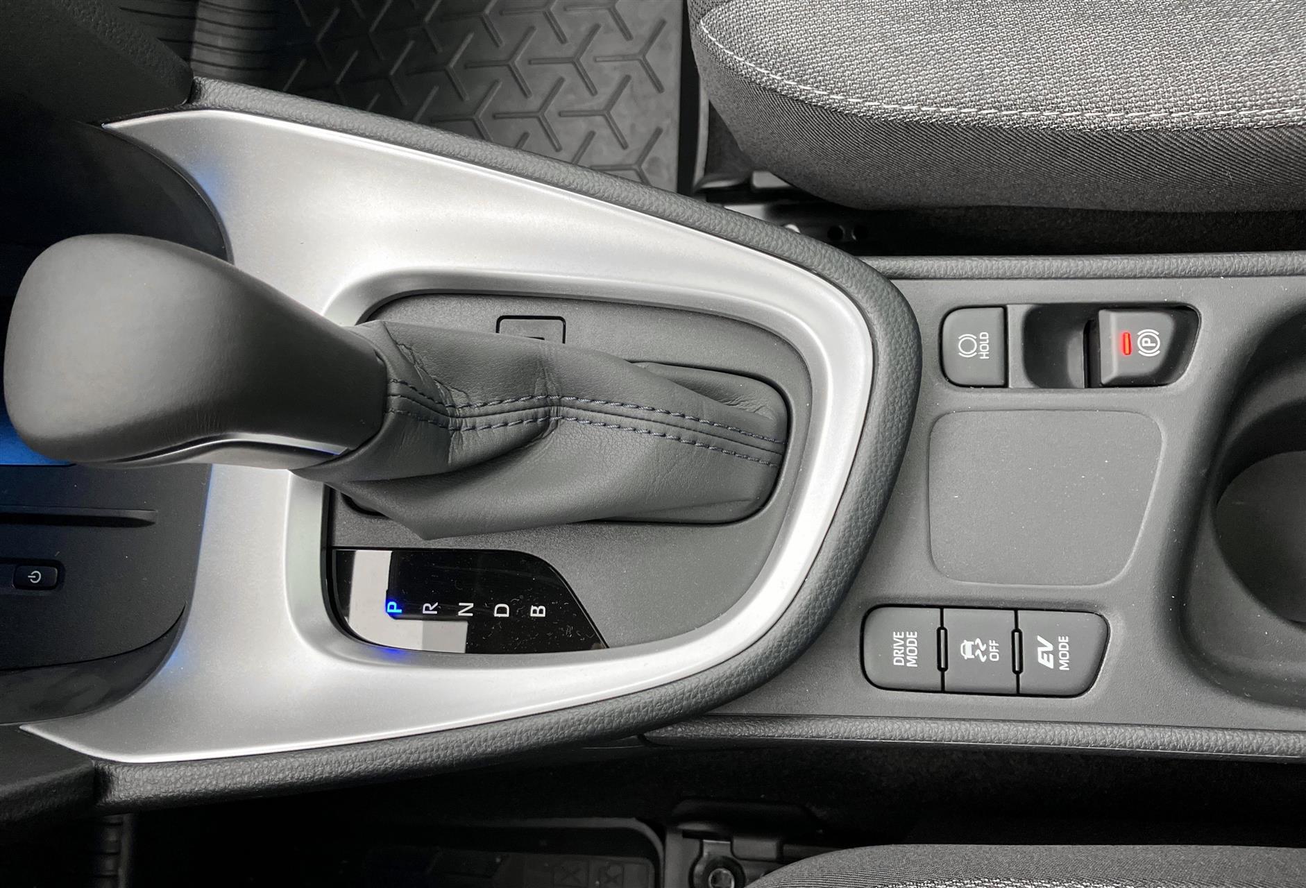 Billede af Toyota Yaris Cross 1,5 Hybrid Style 116HK Van Trinl. Gear