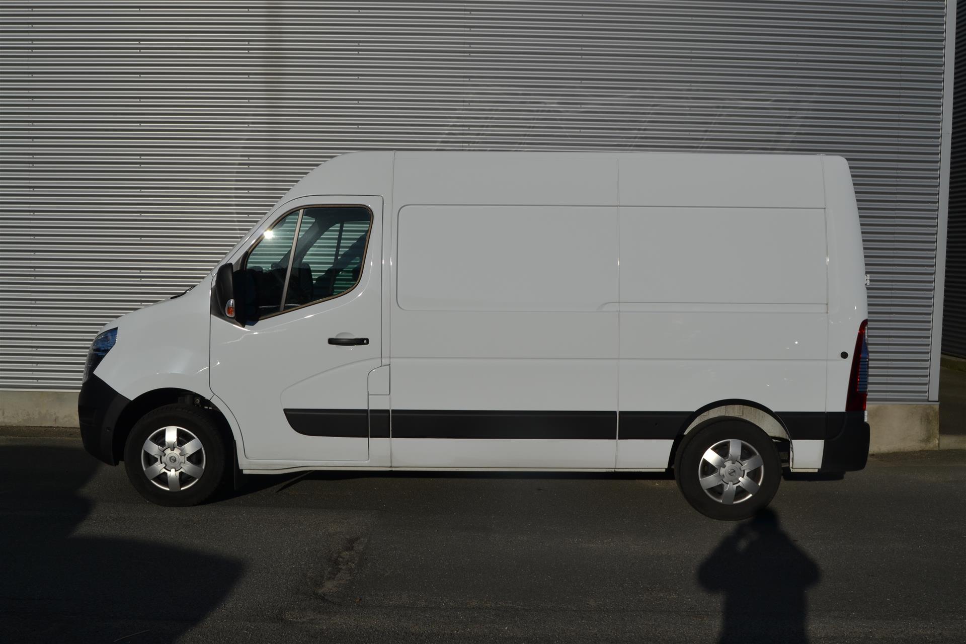 Billede af Nissan Interstar L2H2 2,3 DCi Tekna 150HK Van 6g