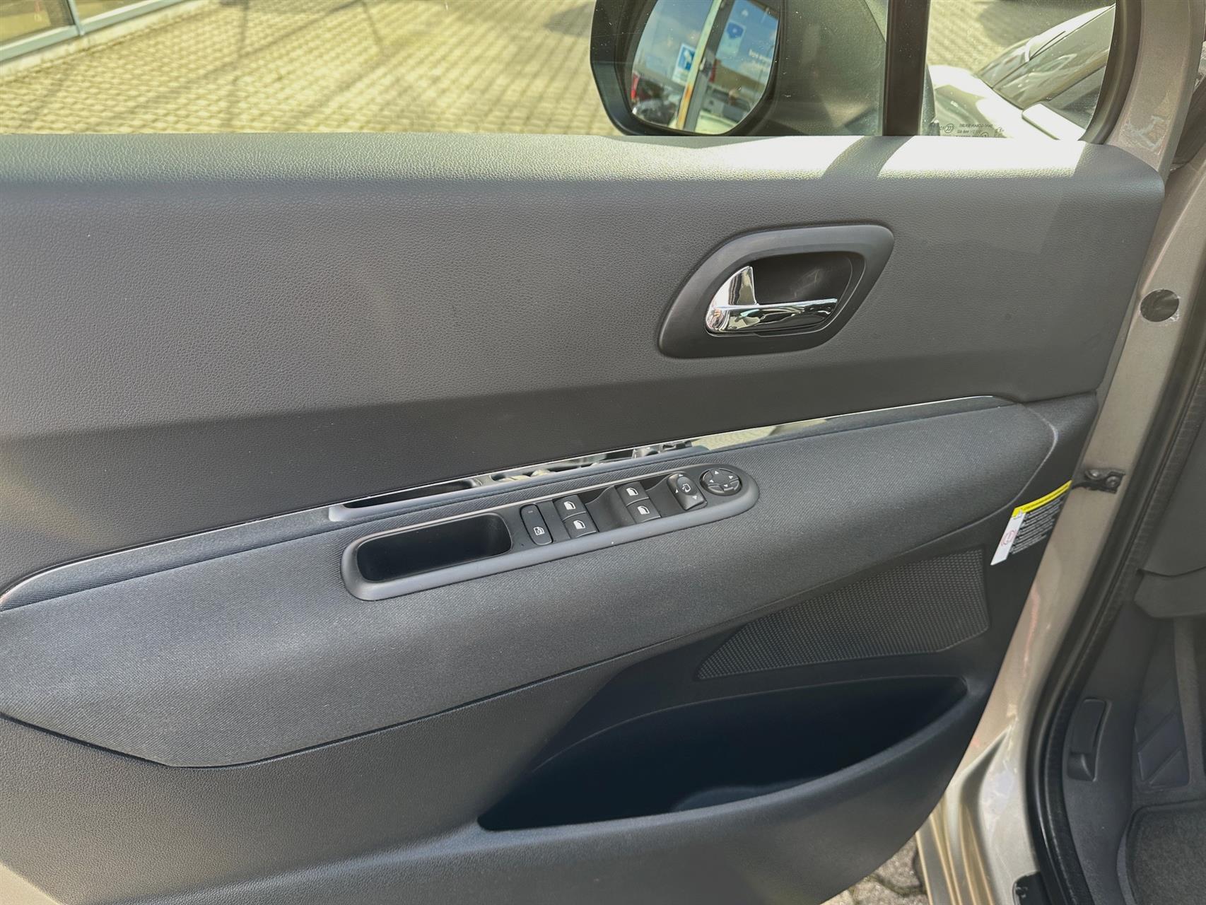 Billede af Peugeot 5008 1,2 e-THP Style 130HK