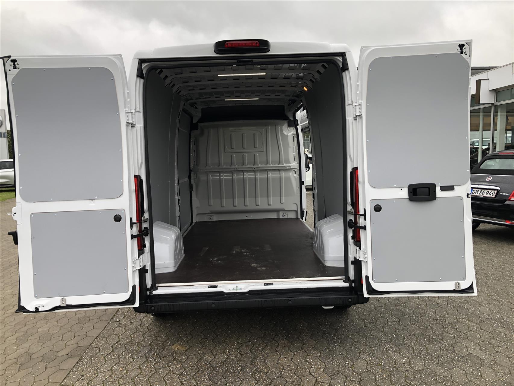 Billede af Citroën Jumper 33 L3H2 2,2 Blue HDi Flexline 140HK Van 6g