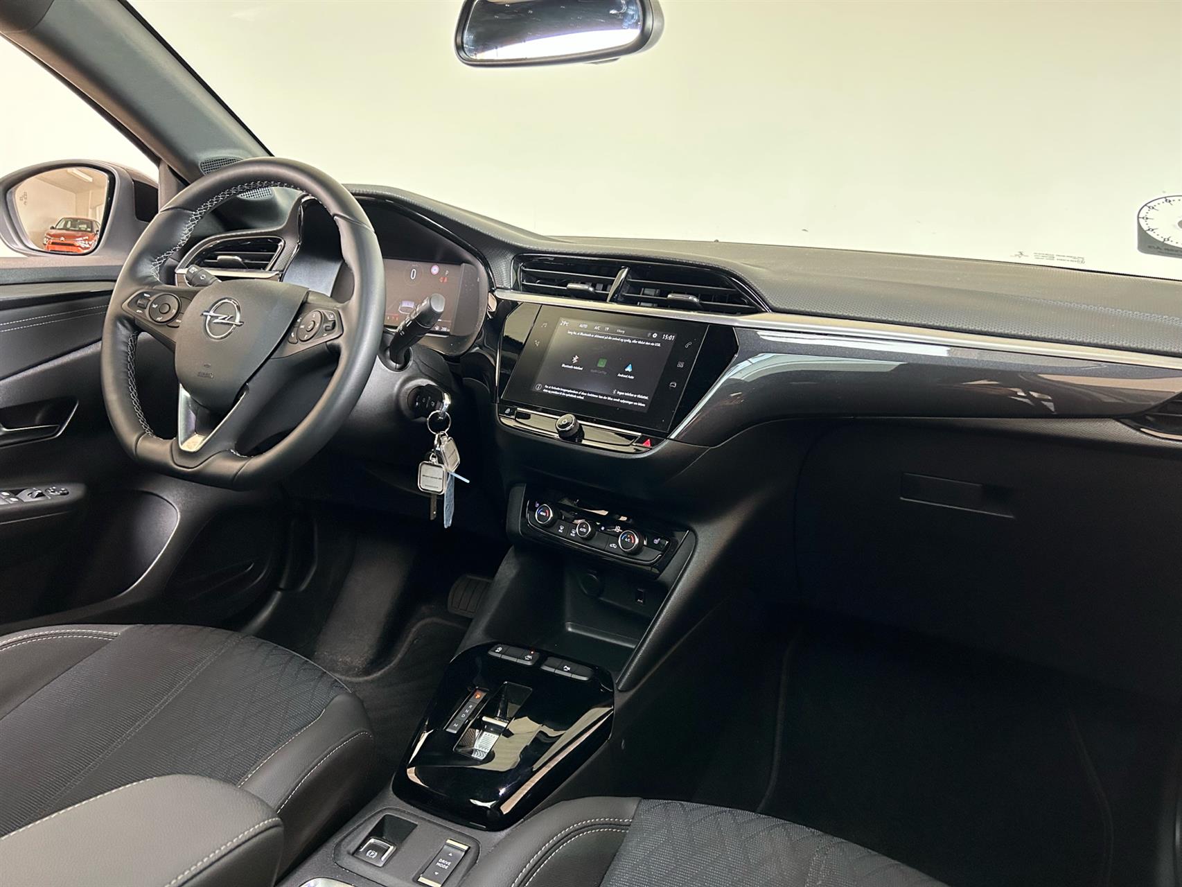 Billede af Opel Corsa 1,2 PureTech Elegance Sky 100HK 5d 8g Aut.