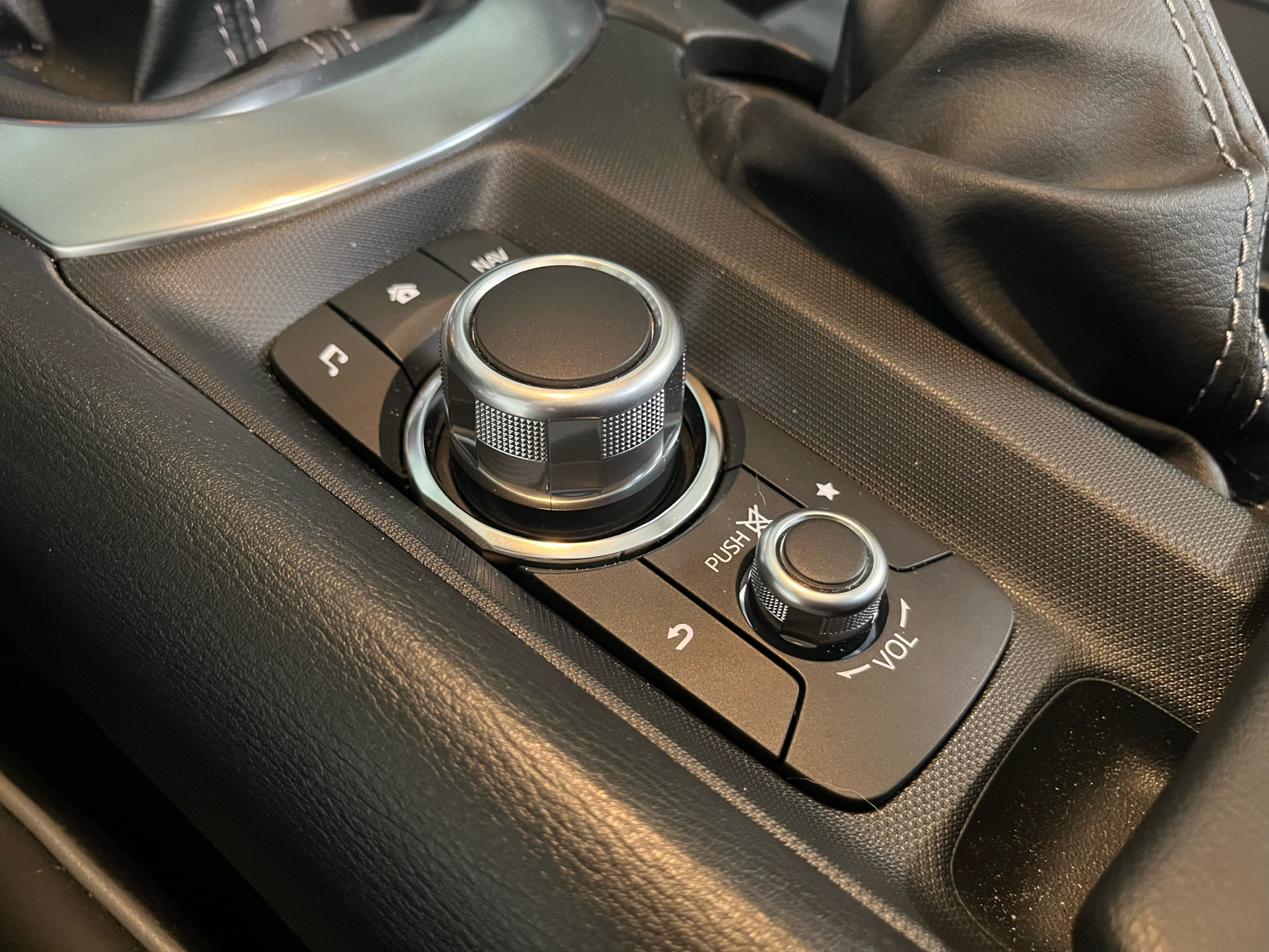 Billede af Mazda MX-5 2,0 Skyactiv-G Homura 184HK Cabr. 6g